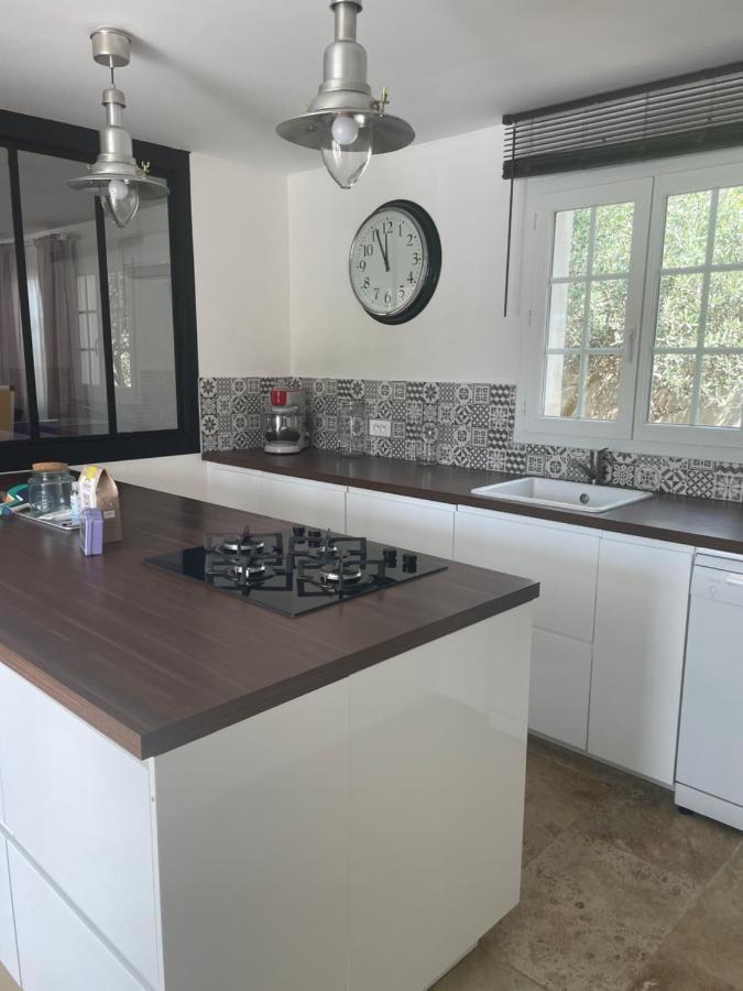 Villa Le Luberon Merindol Bagian luar foto