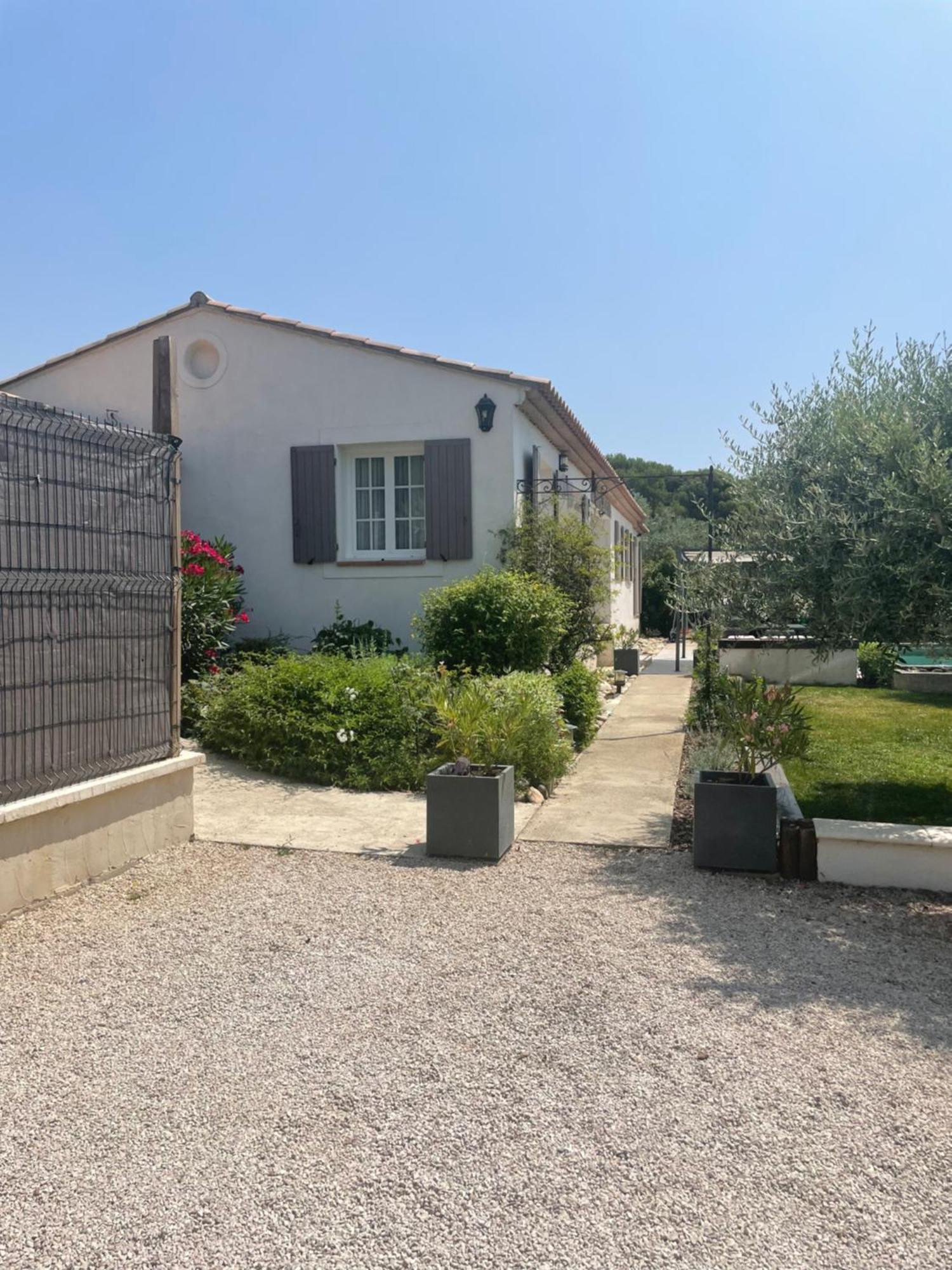 Villa Le Luberon Merindol Bagian luar foto