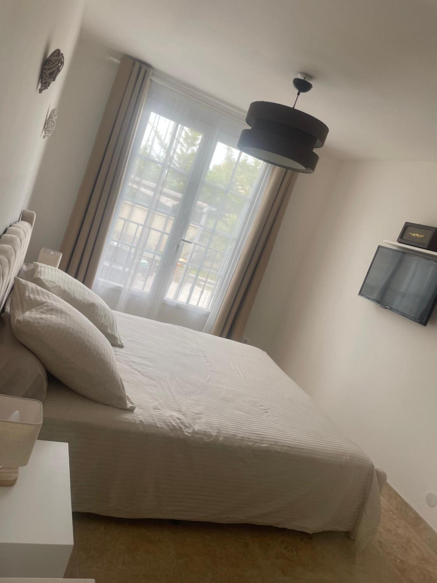 Villa Le Luberon Merindol Bagian luar foto