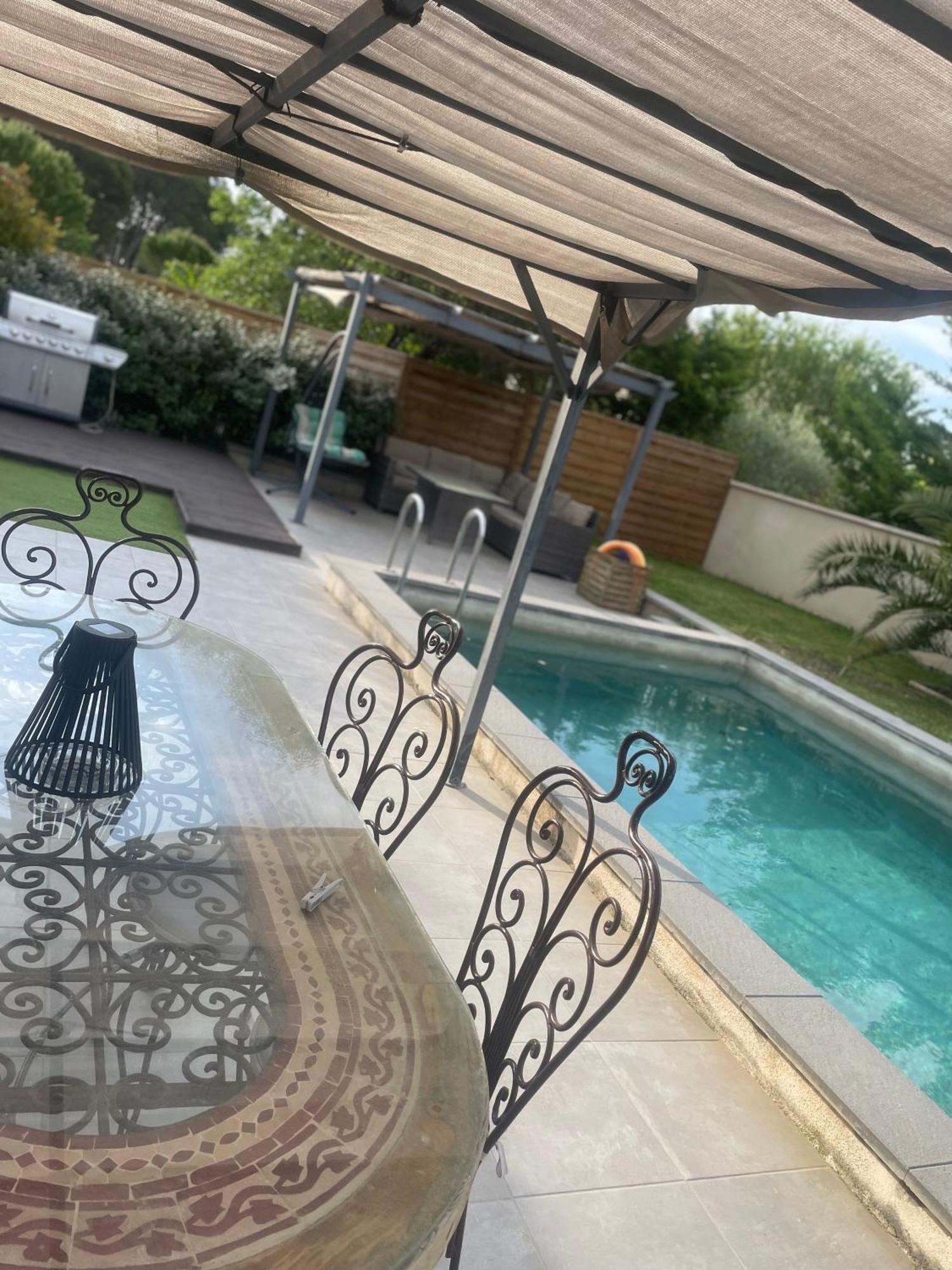 Villa Le Luberon Merindol Bagian luar foto