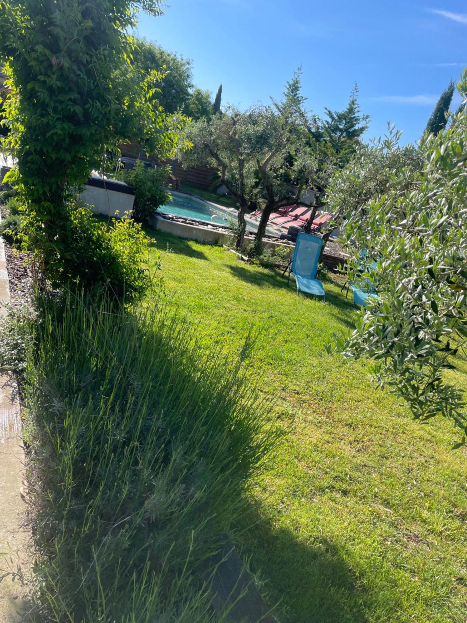 Villa Le Luberon Merindol Bagian luar foto